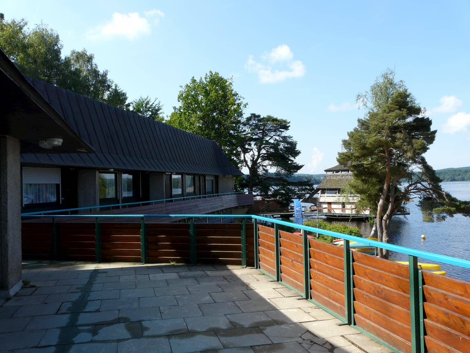 vue-chambres-balcon-activital-settons chambes balcons avec vue sur le lac settons