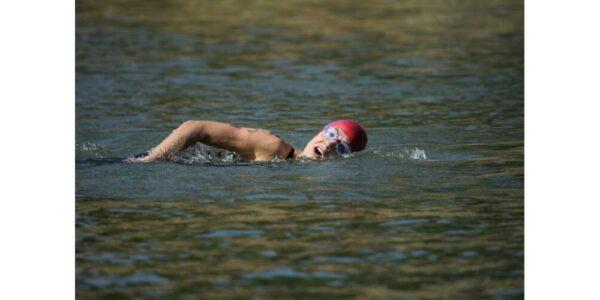 Nage en eau libre à l'étang de Baye