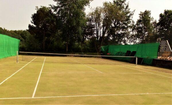 Location de terrain de tennis chez activital les Settons
