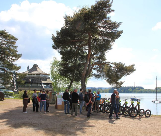 Cousinade et réunion de famille, sur le lac des Settons, au domaine Activital
