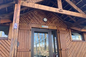 Hébergement en chalet accessible aux PMR au lac des Settons, Morvan