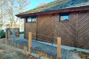 Hébergement en chalet accessible aux PMR au lac des Settons, Morvan