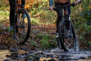 Location de VTT autour du lac des Settons, Morvan
