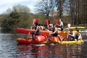 Séjour estival au lac des Settons, pour les centres sociaux, au domaine Activital