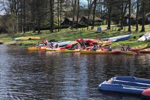 Séjour estival au lac des Settons, pour les centres sociaux, au domaine Activital
