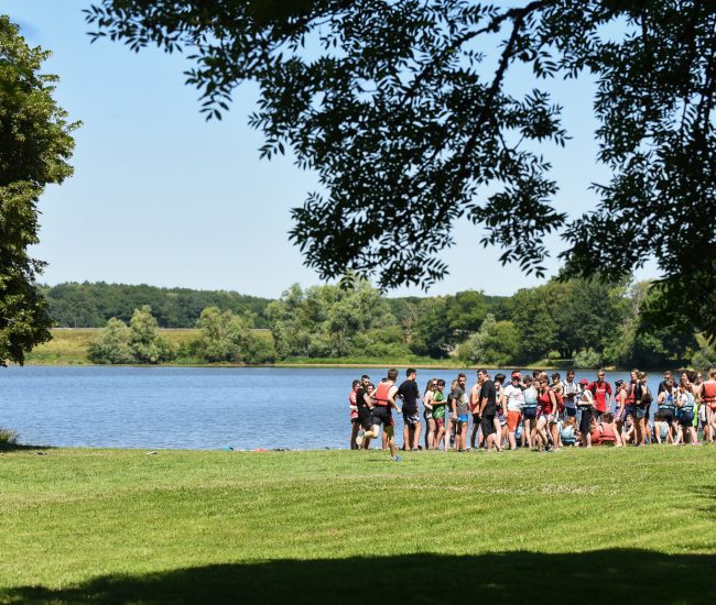 Séjour estival au lac des Settons, pour les centres sociaux, au domaine Activital