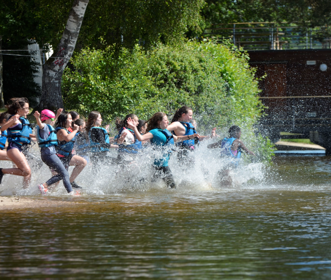 Séjour scolaire estival au lac des Settons, au domaine Activital
