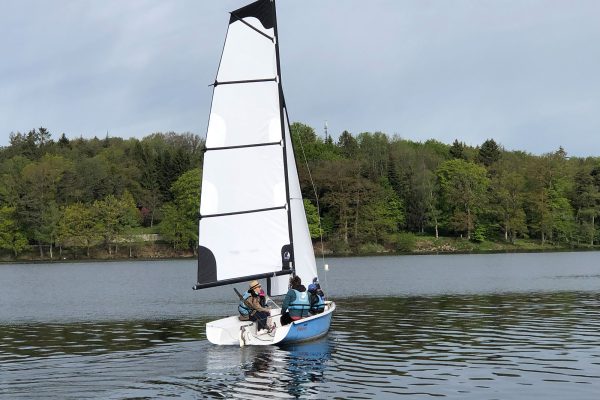 Séjour voile en famille sur le lac des Settons